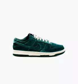 Dunk Low Velvet Tea Womens Lifestyle Shoe - Green