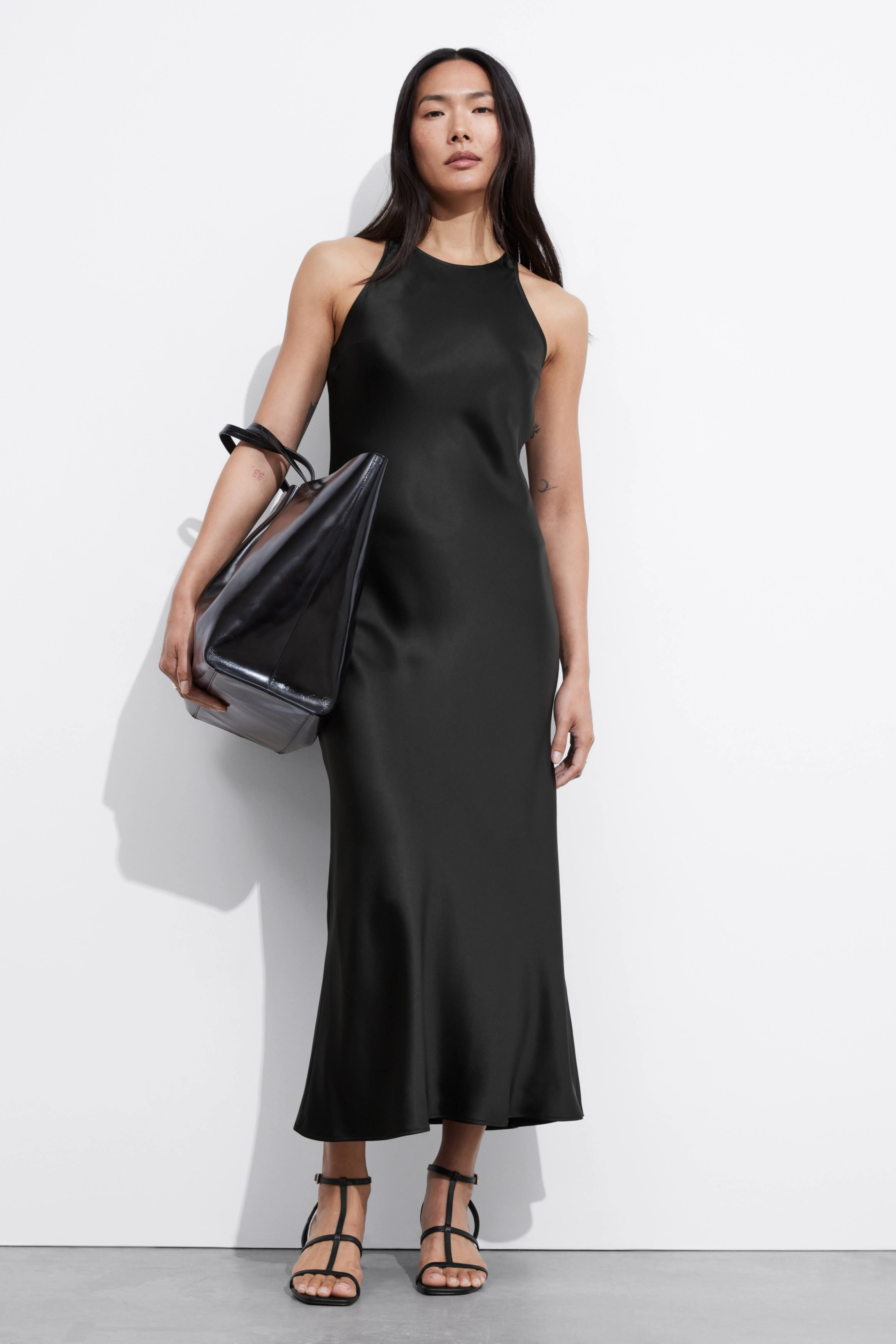 Sleeveless Satin Midi Dress - Round neck - Sleeveless - Black - Ladies | H&M GB