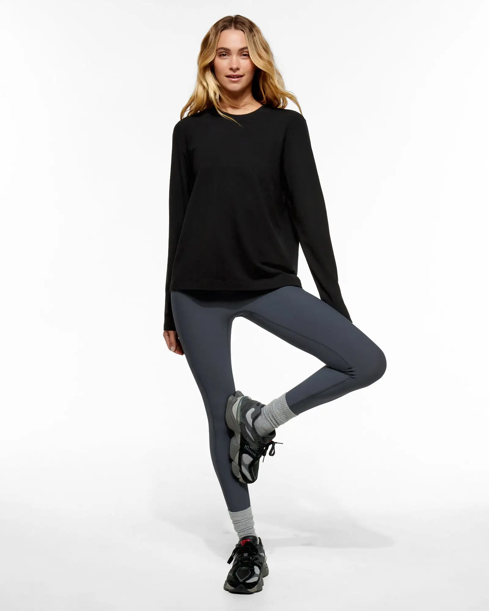 TRAVERSE MID-LAYER LONG SLEEVE TEE BLACK